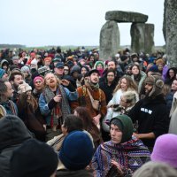Tisuće ljudi u Stonehengeu proslavile zimski solsticij