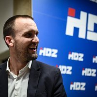 Dolazak članova na sjednicu Predsjedništva HDZ-a