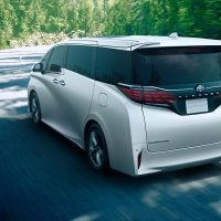 Toyota lansira Alphard i Vellfire PHEV modele u Japanu