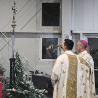 Nadbiskup Kutleša predvodio misu polnocku