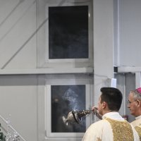 Nadbiskup Kutleša predvodio misu polnocku