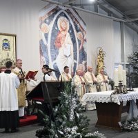 Nadbiskup Kutleša predvodio misu polnocku