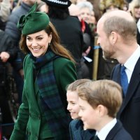 Kraljica Camilla, kralj Charles III, Kate Middleton, Princ William, Princeza s Charlotte, prinčevi George i Louis (2)