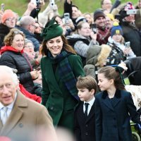 Kraljica Camilla, kralj Charles III, Kate Middleton, Princ William, Princeza s Charlotte, prinčevi George i Louis (2)