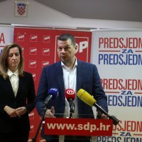 Mirela Ahmetović i Saša Đujić održali konferenciju za medije
