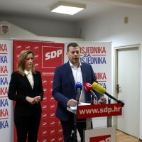 Mirela Ahmetović i Saša Đujić održali konferenciju za medije