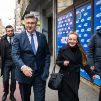 Dolazak članova HDZ-a na sjednicu Predsjedništva