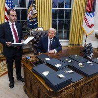 Trump u Ovalnom uredu