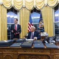 Trump u Ovalnom uredu