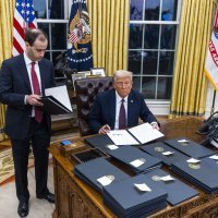 Trump u Ovalnom uredu