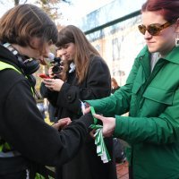 Studenti koji pješače prema Novom Sadu