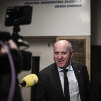 HDZ-ovci stižu na sjednicu Predsjedništva i Nacionalnog odbora