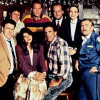 Ted Danson i Kelsey Grammer u seriji 'Kafić uzdravlje'