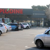 Trgovine poznatih trgovačkih lanaca u Rijeci.