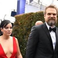 David Harbour i Lily Allen