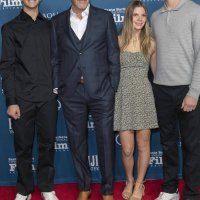 Kevin Costner s djecom