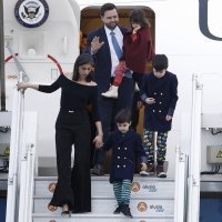 Usha Vance i JD Vance s djecom