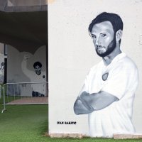 Za 114. rođendan Hajduka na zgradi Sveučilišta u Splitu naslikani su murali nogometaša