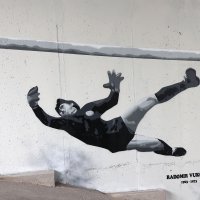 Za 114. rođendan Hajduka na zgradi Sveučilišta u Splitu naslikani su murali nogometaša