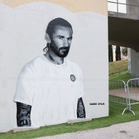 Za 114. rođendan Hajduka na zgradi Sveučilišta u Splitu naslikani su murali nogometaša