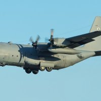 Slijetanje C-130H u zračnu bazu Bagram u ljeto 2015.