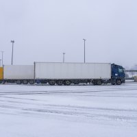 Na dionici autoceste pada gusti snijeg