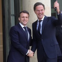 Emmanuel Macron i Mark Rutte