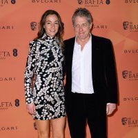 Hugh Grant i Anna Elisabet Eberstein