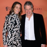 Hugh Grant i Anna Elisabet Eberstein