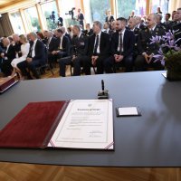 Cvjetni aranžmani od perunika na inauguraciji