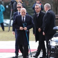 Stjepan Mesić s unukom Tomom