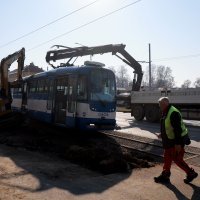 Nesreća u Osijeku, bager udario u tramvaj i prevrnuo ga