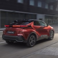 Toyota C-HR High Hero