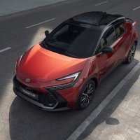 Toyota C-HR High Hero