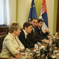 Ana Brnabić i Tonino Picula na sastanku u Beogradu