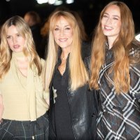 Jerry Hall, Elizabeth i Georgia May Jagger