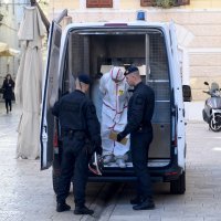 Privođenje osumnjičenog za ubojstvo u Zadru