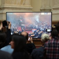 Kaos u skupštini Srbije