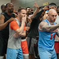 Scena iz serije 'Running Point'