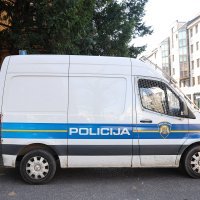 Policija odvodi Gorana Krunića i ostale iz USKOK-a