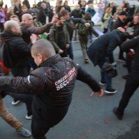 Tučnjava ispred beogradske skupštine