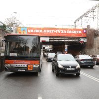 Zaglavljeni autobus u Miramarskoj