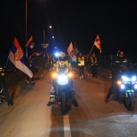 Građani i bajkeri Požarevca dočekali studente koji hodaju od Niša do Beograda