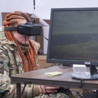 FPV dron s optičkim kabelom