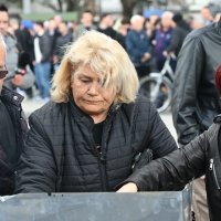 Građani odaju počast poginulima u Kočanima