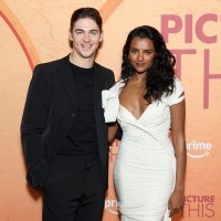 Hero Fiennes-Tiffin i Simone Ashley