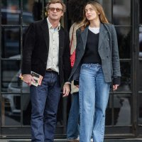 Simon Baker i Stella Baker