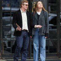 Simon Baker i Stella Baker