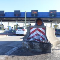 Muškarac se zabio u naplatne kućice i poginuo