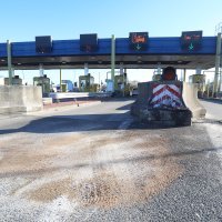 Muškarac se zabio u naplatne kućice i poginuo